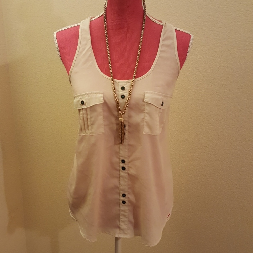 ❌SOLD❌ -Cream flowy cami